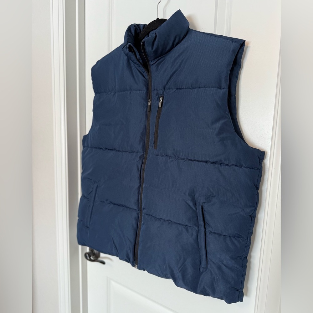 Men’s navy Tek Gear puffer vest